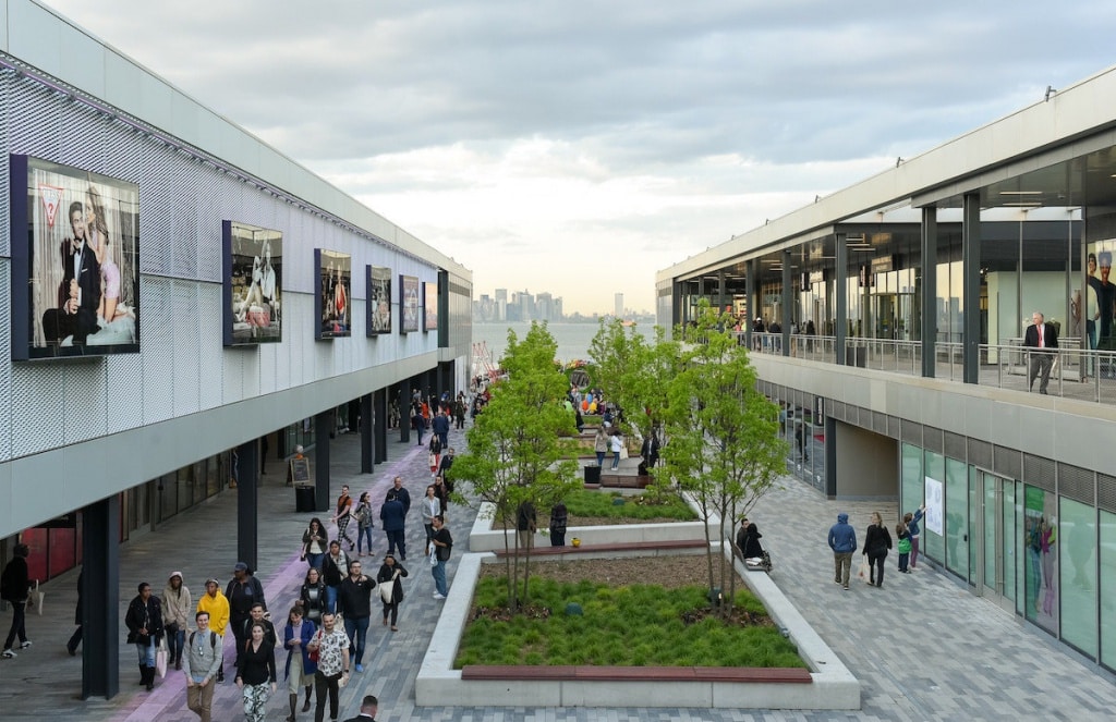 Empire Outlets